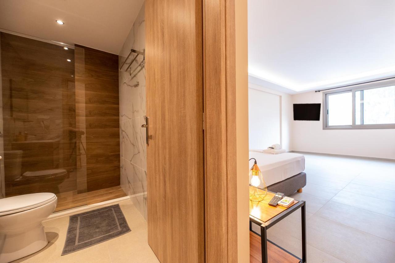 Mini Suites Near Athen'S Airport Free Shuttle From And To Athen'S Airport Spáta Екстериор снимка