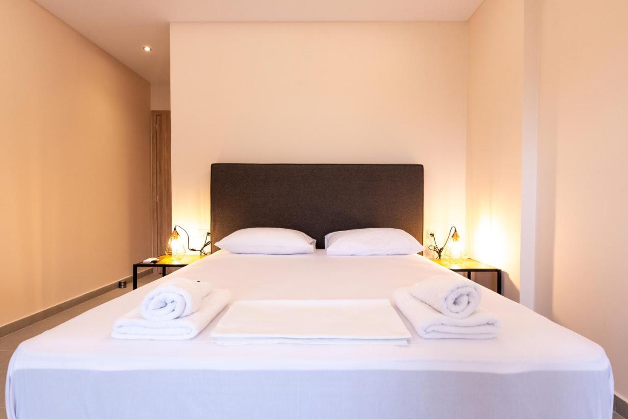 Mini Suites Near Athen'S Airport Free Shuttle From And To Athen'S Airport Spáta Екстериор снимка