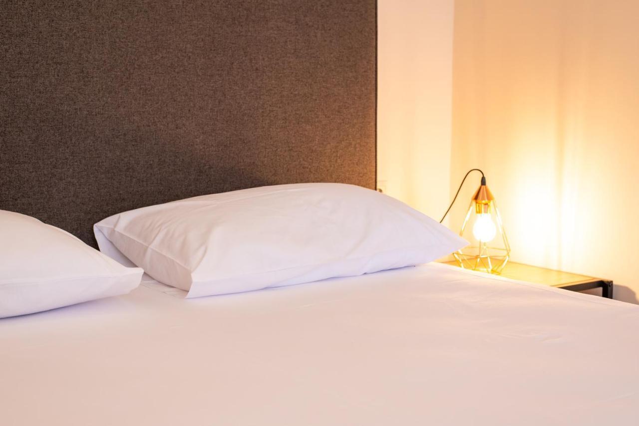 Mini Suites Near Athen'S Airport Free Shuttle From And To Athen'S Airport Spáta Екстериор снимка