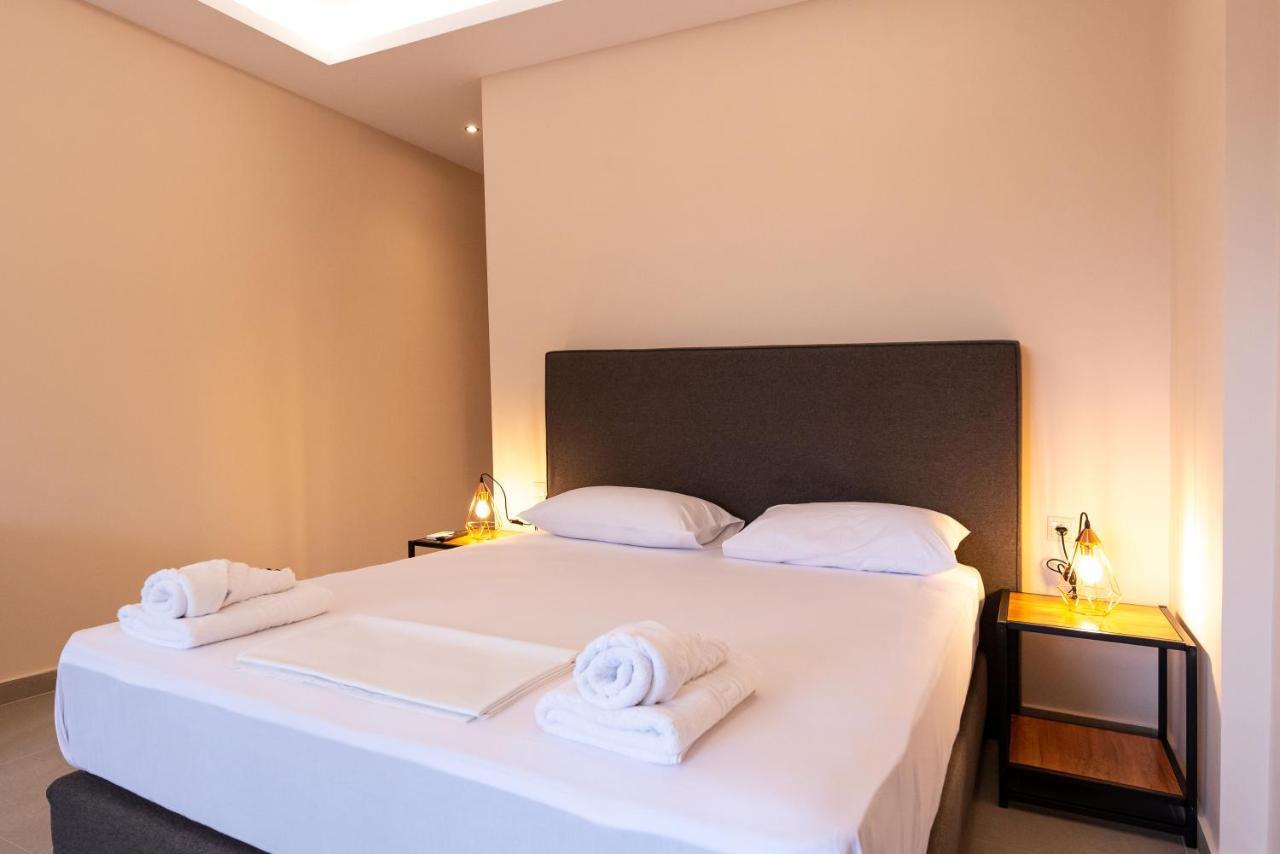 Mini Suites Near Athen'S Airport Free Shuttle From And To Athen'S Airport Spáta Екстериор снимка