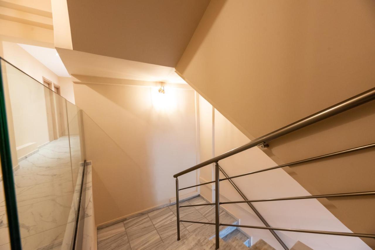Mini Suites Near Athen'S Airport Free Shuttle From And To Athen'S Airport Spáta Екстериор снимка