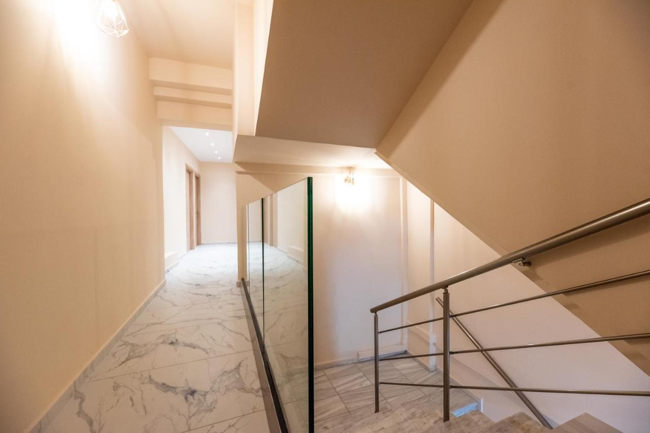 Mini Suites Near Athen'S Airport Free Shuttle From And To Athen'S Airport Spáta Екстериор снимка