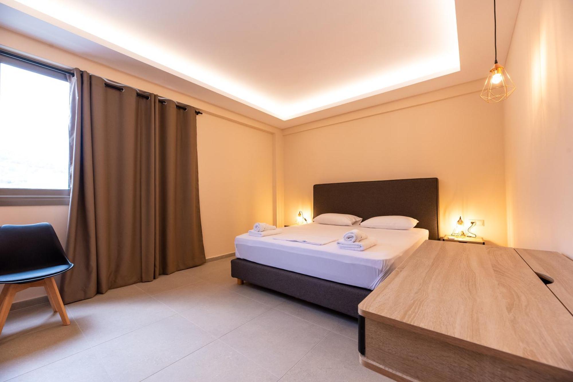 Mini Suites Near Athen'S Airport Free Shuttle From And To Athen'S Airport Spáta Екстериор снимка